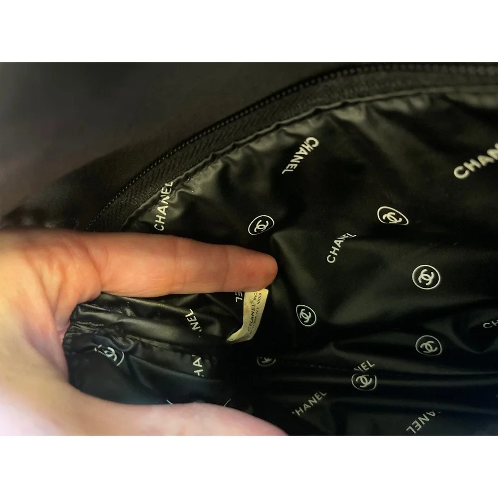 Chanel Parfums Black Satin Makeup‎ Bag Cosmetic Clutch Pouch Zip Logo CC Lining